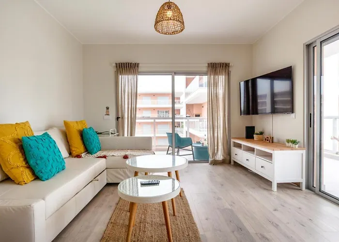 Apartment Bright New With Pool In - 5 Min Walk To The By Lisbeyond