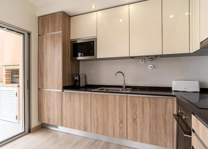 Bright New With Pool In - 5 Min Walk To The By Lisbeyond