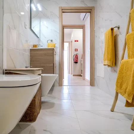 Bright New With Pool In - 5 Min Walk To The By Lisbeyond